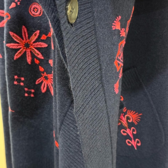 JOHNNY WAS
EMBROIDERED WOOL & CASHMERE
THE CLASSIC CAPE - Picture 13 of 15